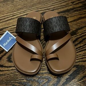 NWT Michael MK brown monogram flat sandals! Size 6
